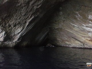 Einfahrt in die "Blaue Grotte"